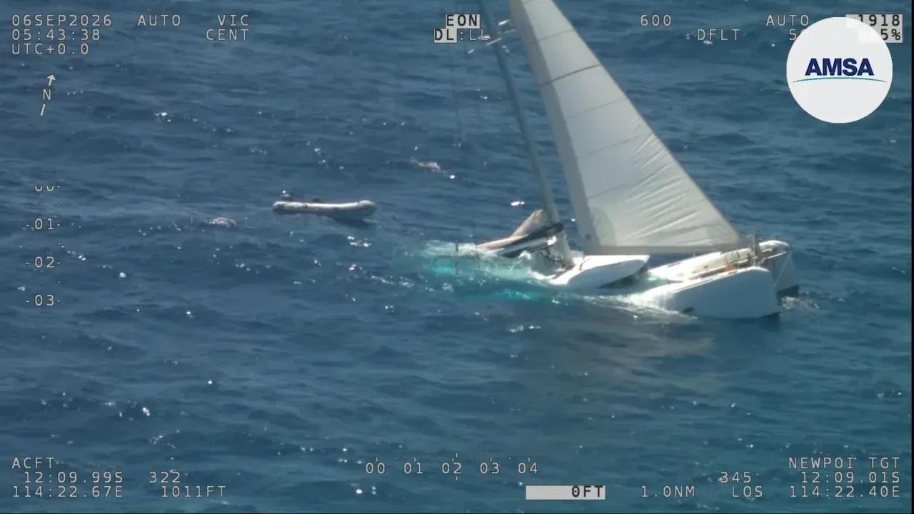 Lagoon 42 Sinks After Safety Hatch Failure